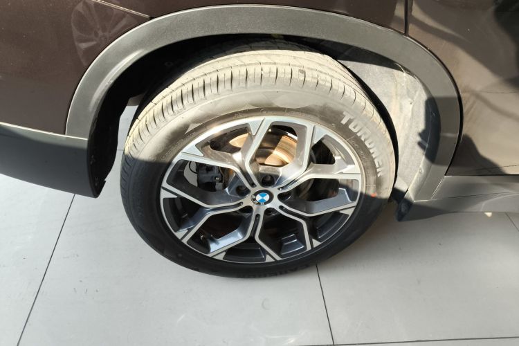 宝马X1 2020款 sDrive25Li 领先型车身外观6008