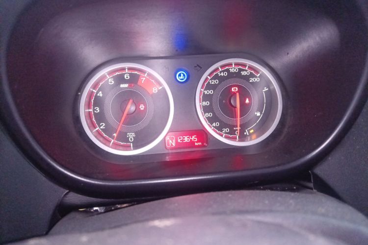 名爵3 2014款 1.5L AMT精英版中控内饰14