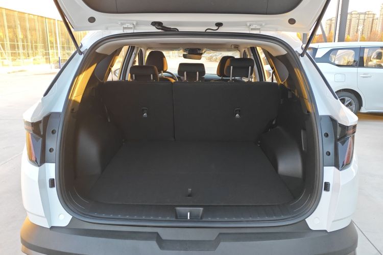 现代 2025款 途胜L 1.5T 精英版机舱底盘23