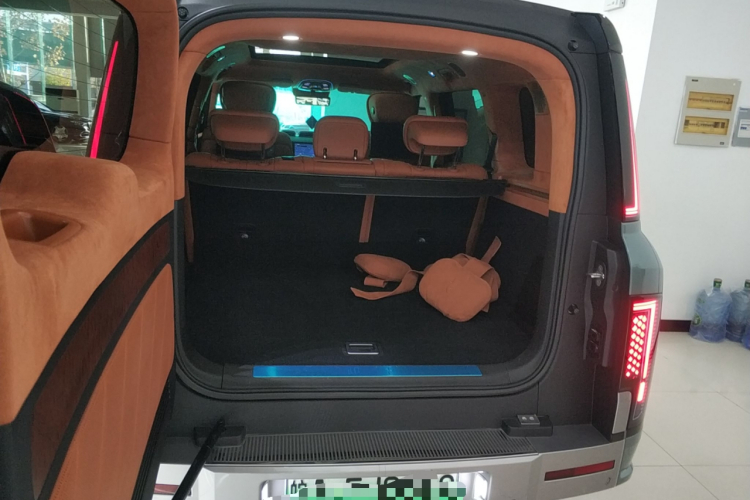 仰望U8 2023款 豪华版机舱底盘23