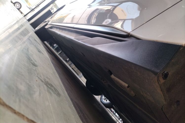 比亚迪 汉 2023款 EV 冠军版 605KM前驱尊贵型局部细节9002