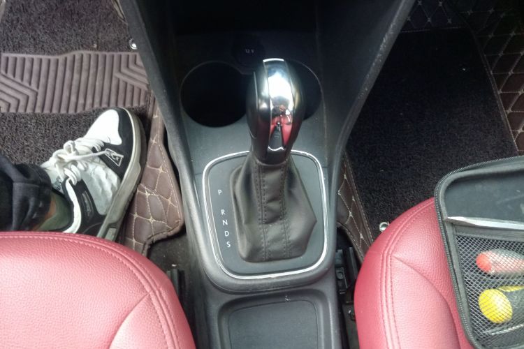 大众 Polo 2016款 1.4L 自动风尚型中控内饰18