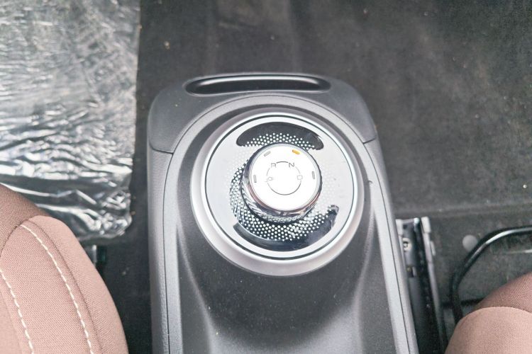 五菱汽车 五菱缤果 2025款 203km 轻享款中控内饰18