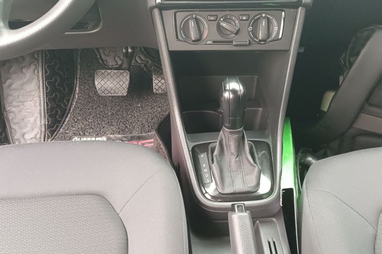 大众 桑塔纳 2015款 1.6L 自动风尚版中控内饰18