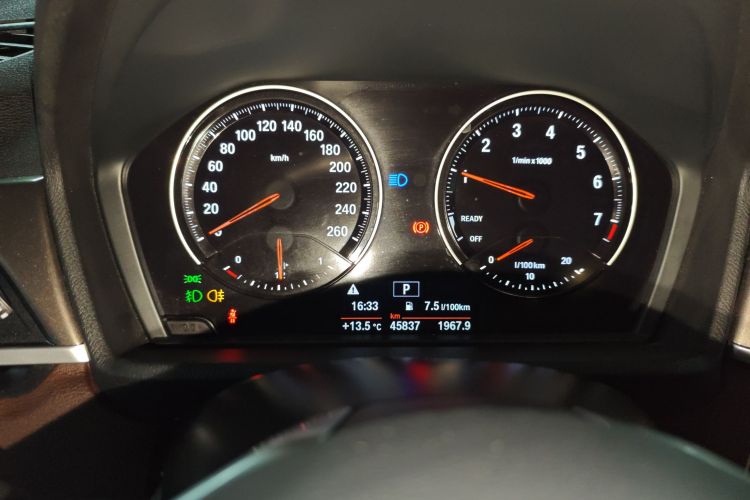 宝马X1 2019款 sDrive18Li 尊享型中控内饰14