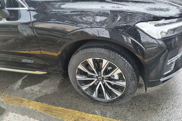 沃尔沃XC60 2025款 B5 四驱智远豪华版车身外观10