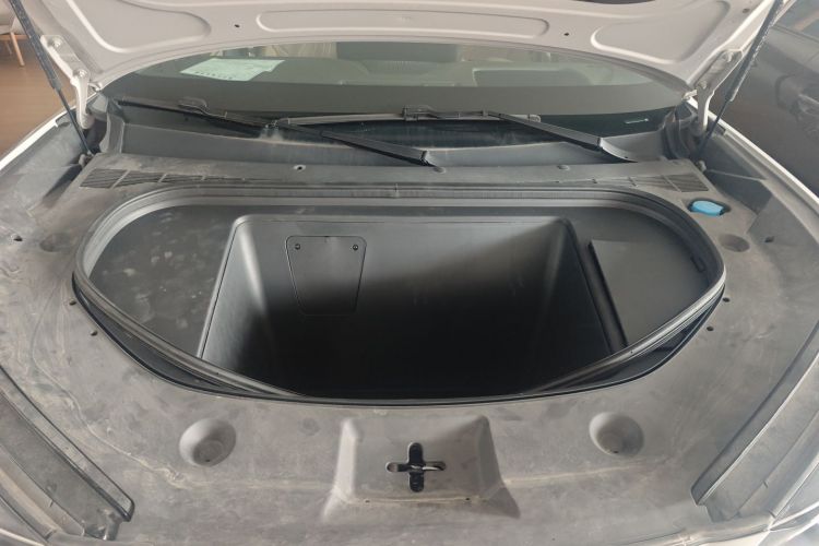 腾势N7 2024款 630 四驱智驾Max版机舱底盘24