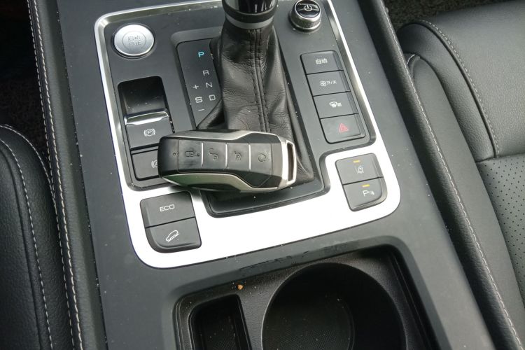 比亚迪 唐 2018款 2.0T 自动智联尊荣型 7座 国V中控内饰7001