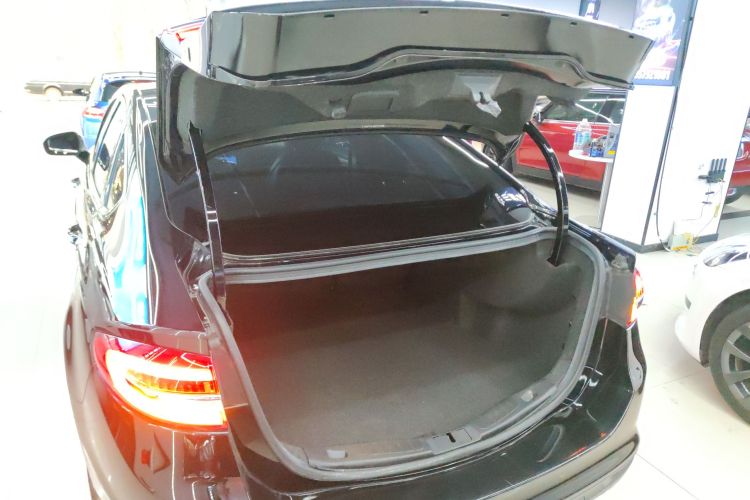 福特 蒙迪欧 2017款 EcoBoost 180 时尚型机舱底盘23