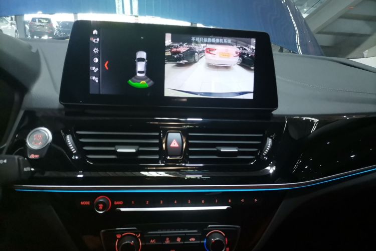 宝马1系 2023款 125i M运动曜夜版中控内饰16