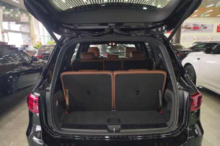 奔驰GLB 2024款 GLB 200 时尚型机舱底盘23