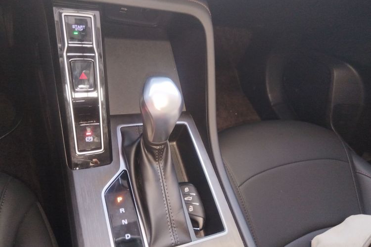 荣威i5 2024款 1.5L CVT尊荣版局部细节18