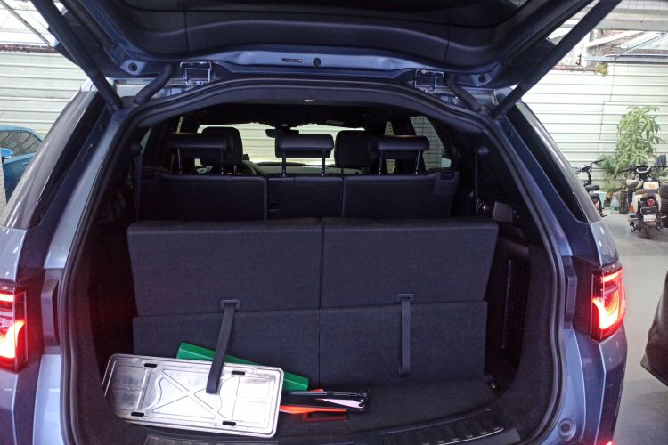 路虎 发现运动版 2021款 249PS R-Dynamic SE 性能科技版 7座局部细节23