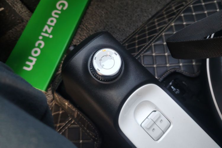 五菱汽车 宏光MINIEV 2022款 GAMEBOY 200km 玩咖款 磷酸铁锂局部细节18