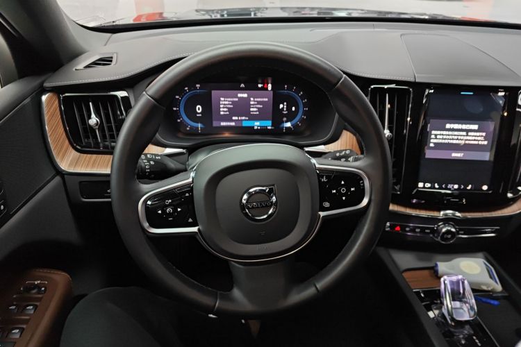 沃尔沃XC60 2024款 B5 四驱智远豪华版中控内饰13