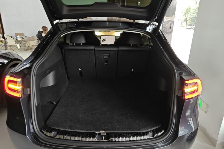 特斯拉 Model Y 2024款 后轮驱动版机舱底盘23