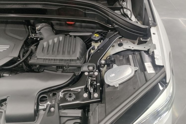 宝马X1 2022款 sDrive25Li 领先型机舱底盘26