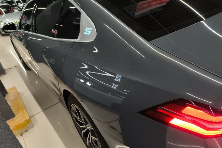 宝马i5 2024款 eDrive 35L 尊享型 M运动套装车身外观6003