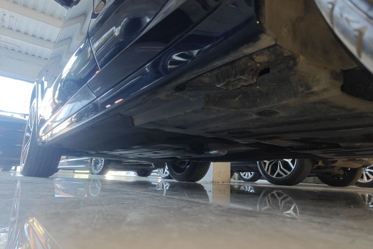 宝马X3 2023款 改款 xDrive30i 领先型 M曜夜套装机舱底盘30