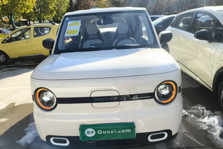 吉利银河 熊猫 2025款 210km 元气熊车身外观2