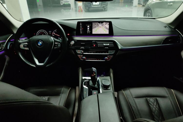 宝马5系 2019款 530Li 领先型 豪华套装中控内饰7002