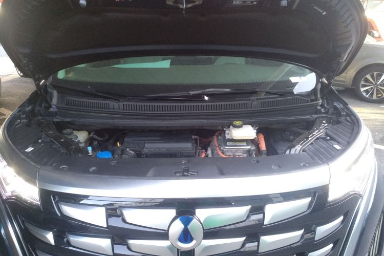 腾势D9 2022款 DM-i 1040 尊贵型局部细节24