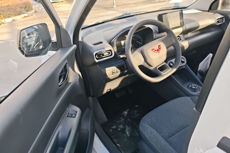 五菱汽车 五菱宏光新能源 2024款 纯电版 300KM 标准型中控内饰7003