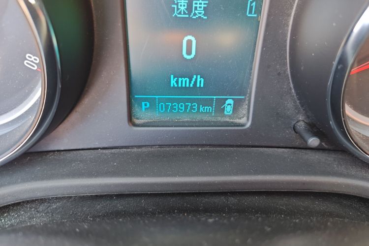 别克 君威 2014款 1.6T 时尚技术型中控内饰15