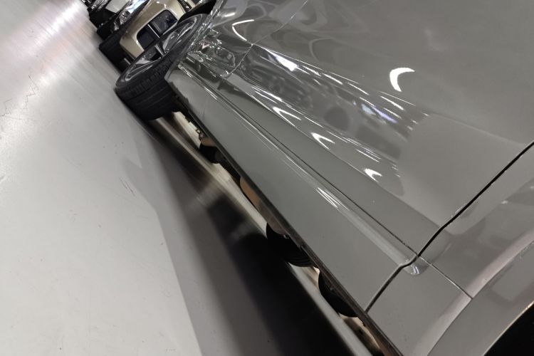 理想汽车 理想ONE 2021款 增程6座版机舱底盘29