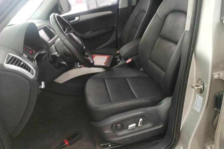 奥迪Q5 2016款 40 TFSI 进取型中控内饰19