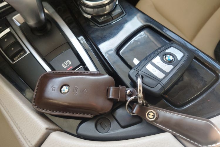 宝马5系 2013款 525Li 豪华型中控内饰11