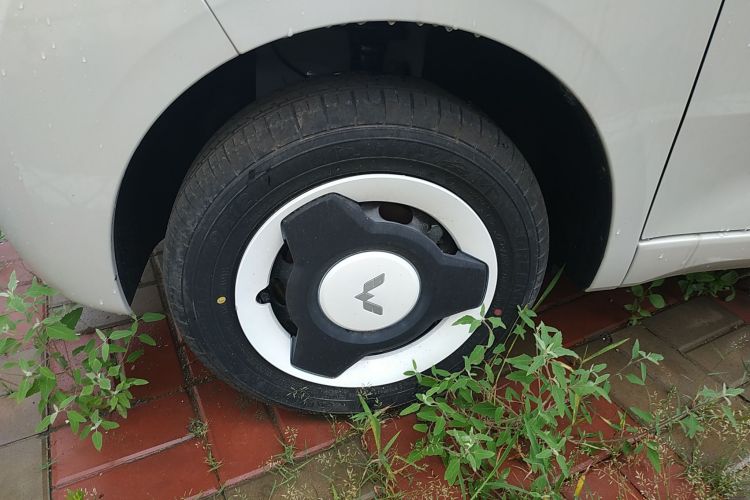 五菱汽车 宏光MINIEV 2024款 第三代 215km 青春版车身外观35