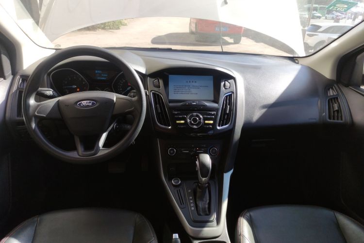 福特 福克斯 2017款 两厢 1.6L 自动舒适型智行版中控内饰12