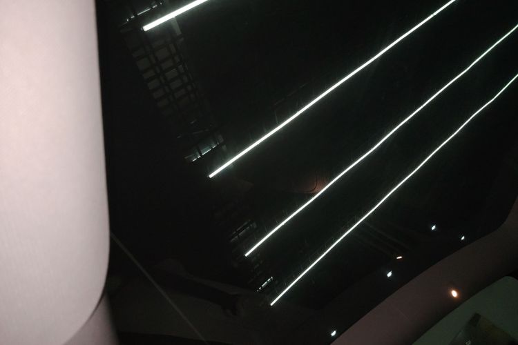 特斯拉 Model Y 2021款 标准续航后驱版中控内饰22