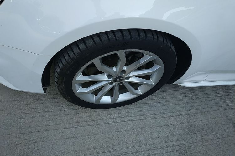 奥迪A4L 2018款 30周年年型 40 TFSI 时尚型车身外观6007