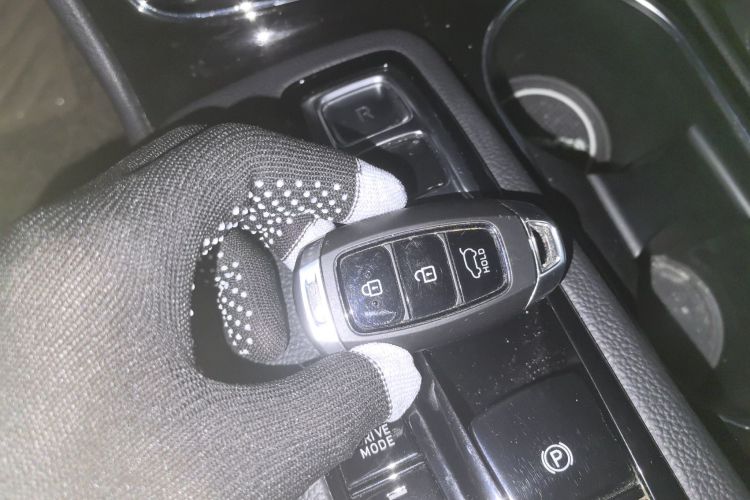 现代 胜达 2019款 380 TGDi TOP 自动两驱旗舰版 国VI中控内饰11