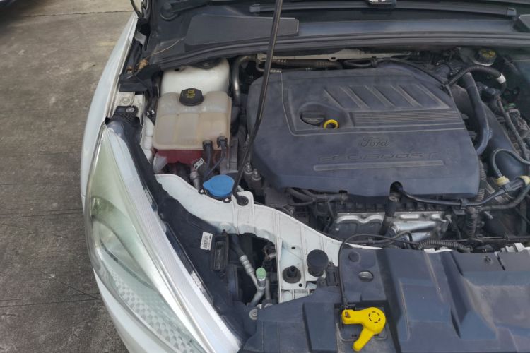 福特 福克斯 2017款 两厢 EcoBoost 180 自动精英型局部细节9006