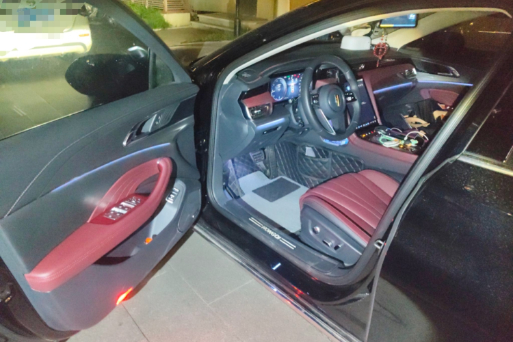 红旗H5 2024款 2.0T 自动智联旗畅版中控内饰20