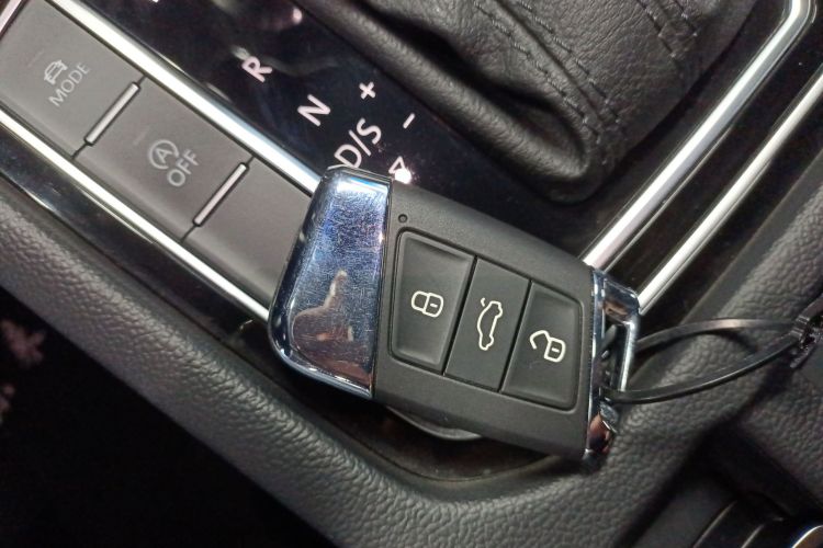 一汽-大众CC 2024款 380TSI 夺目版中控内饰11