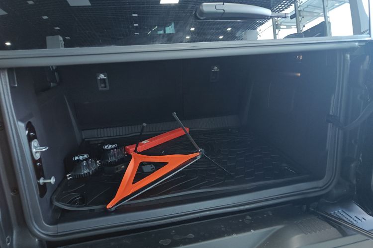 福特烈马 2024款 2.3T 荒地机舱底盘23