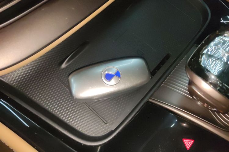 腾势D9 2022款 DM-i 1040 尊贵型中控内饰7001