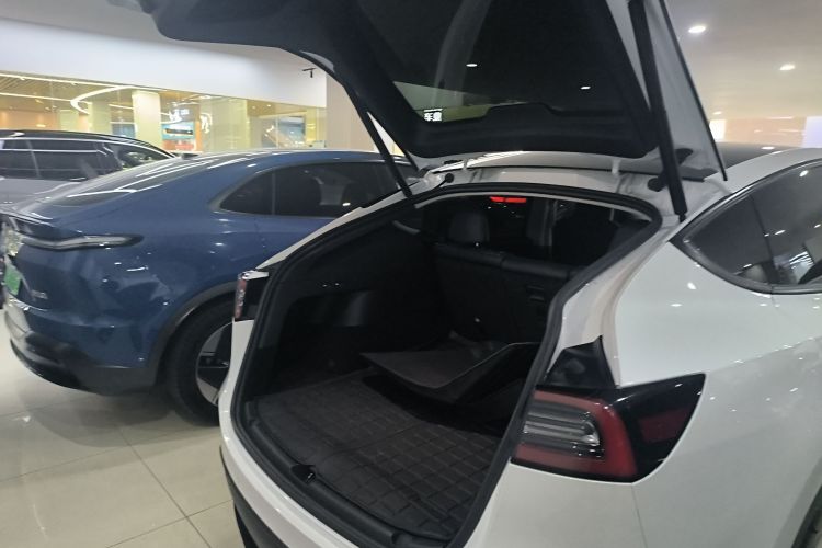 特斯拉 Model Y 2022款 改款 后轮驱动版机舱底盘23