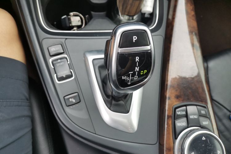 宝马3系 2013款 改款 320Li 豪华设计套装局部细节18