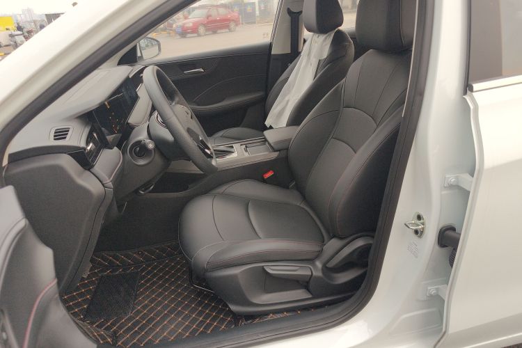 荣威i5 2023款 1.5L CVT豪华版中控内饰19