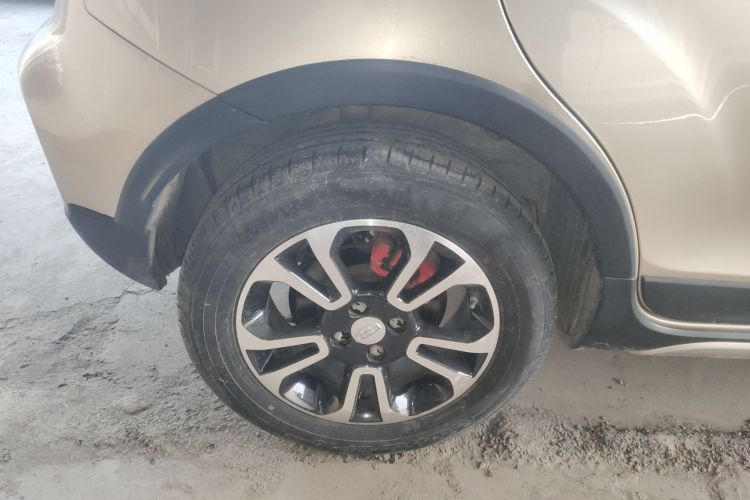 吉利汽车 远景X3 2017款 1.5L 手动尊贵型车身外观6008