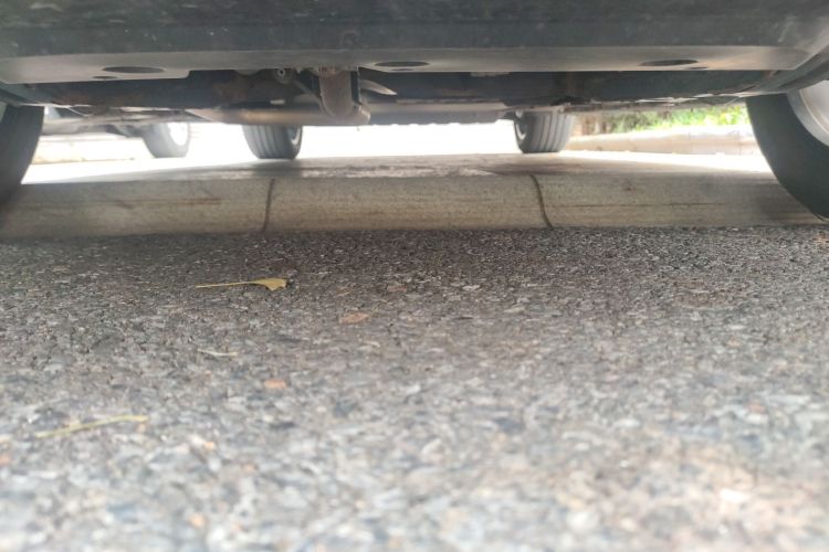 理想汽车 理想ONE 2020款 增程6座版局部细节9008