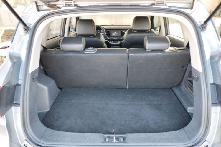 陆风X2 2017款 1.6L 自动铂锐版机舱底盘23