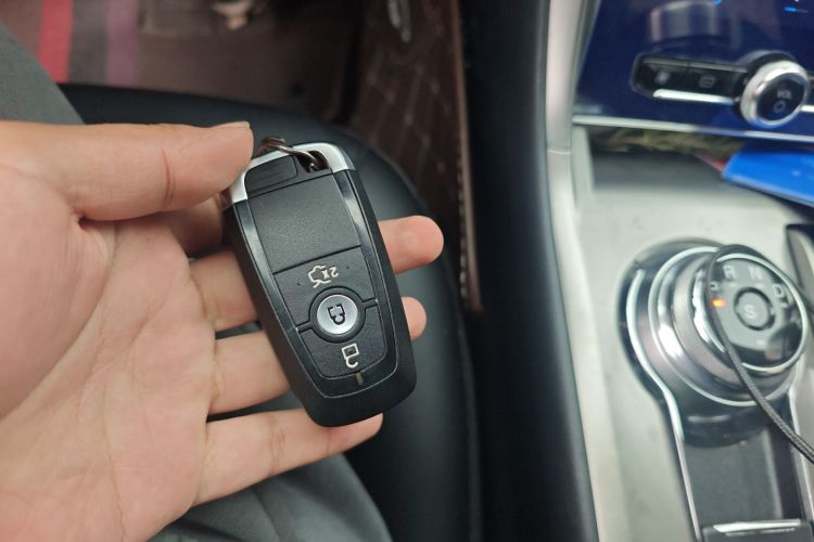 福特 蒙迪欧 2020款 EcoBoost 180 时尚型中控内饰11