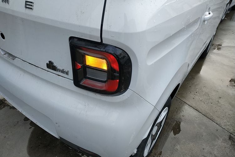 吉利银河 熊猫 2025款 210km 元气熊车身外观9