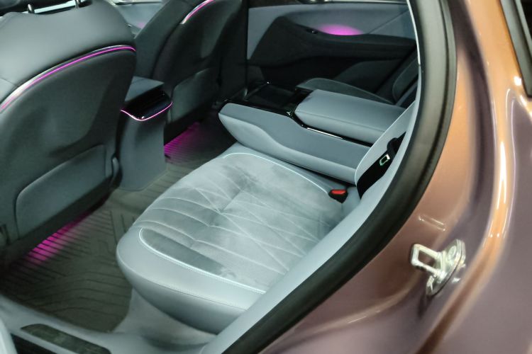 岚图汽车 岚图追光 2023款 四驱标准版中控内饰21